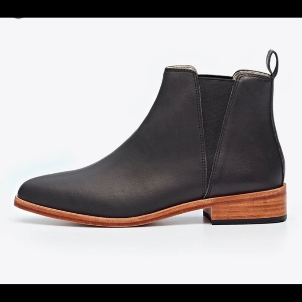 NWT Nisolo black leather Chelsea boots size 8